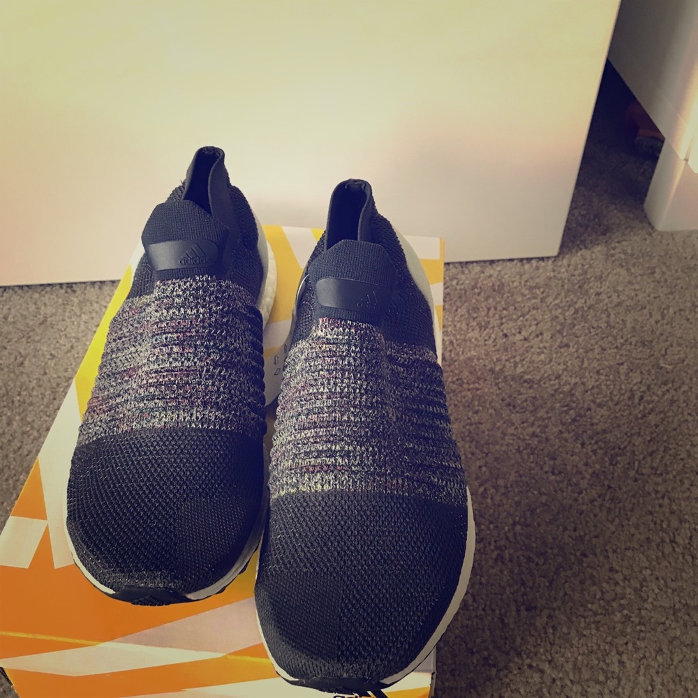 Adidas ultra BOOST laceless